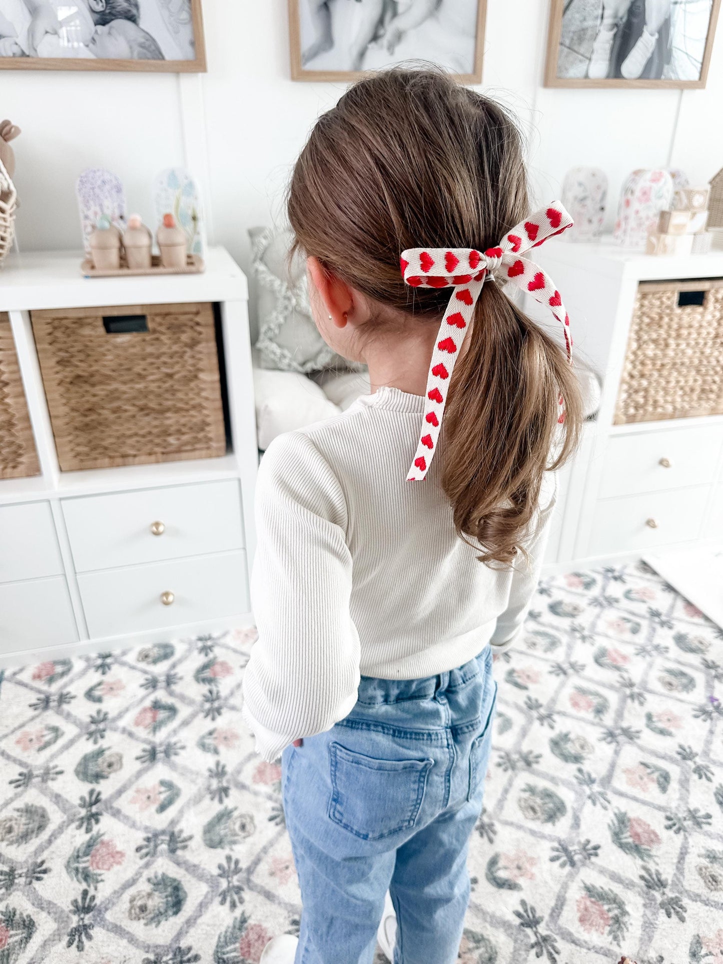 Scalloped kelly green gingham ribbon bow - green bow - delicate bow - st. Paddys bows - dainty bows - gingham bow - baby bows - newborn bows