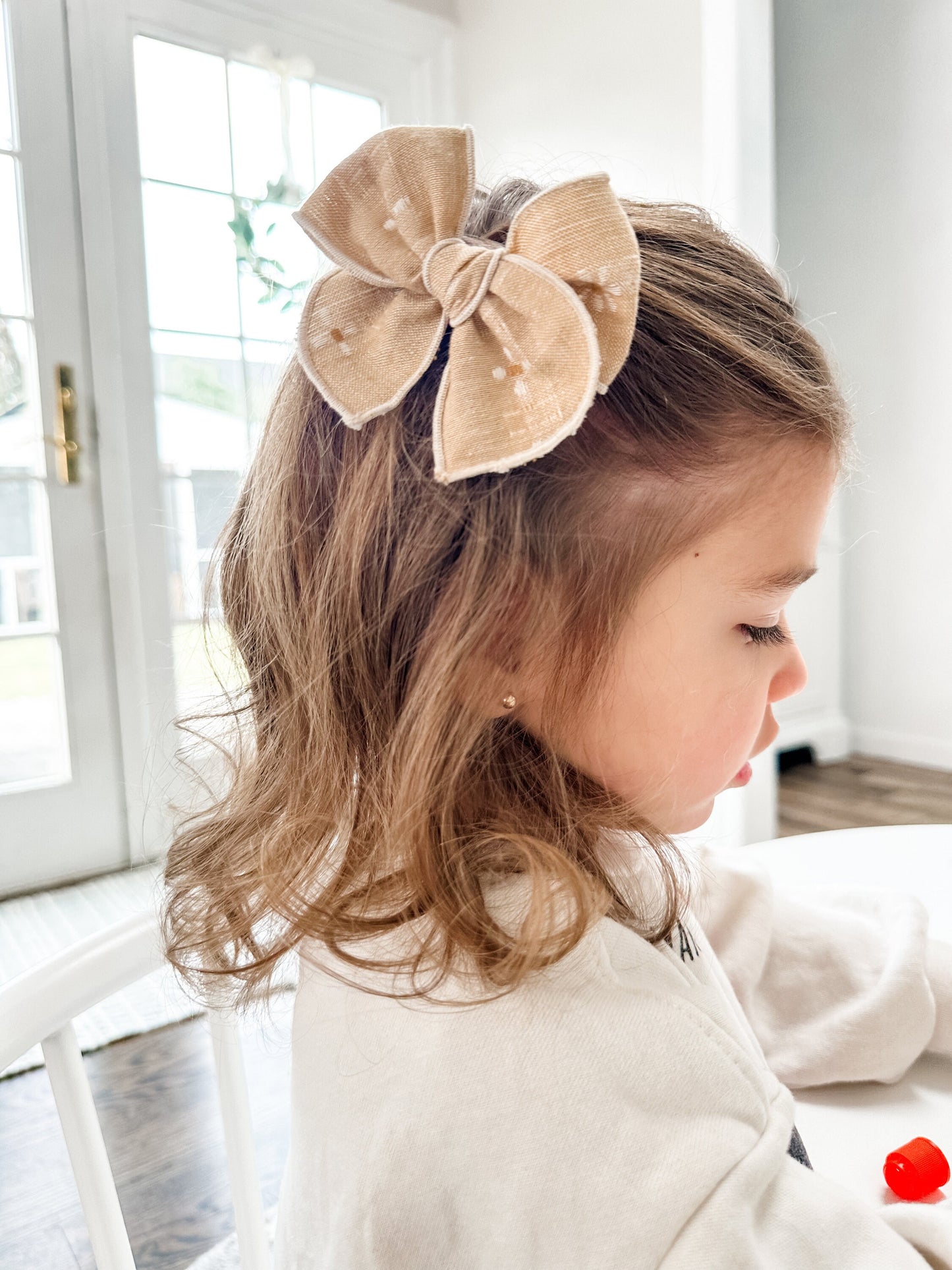 Blue daisy waffle knit floral fable bow - spring bow - delicate floral bow - summer bow - spring bow - girl bow - dog bow - baby bow