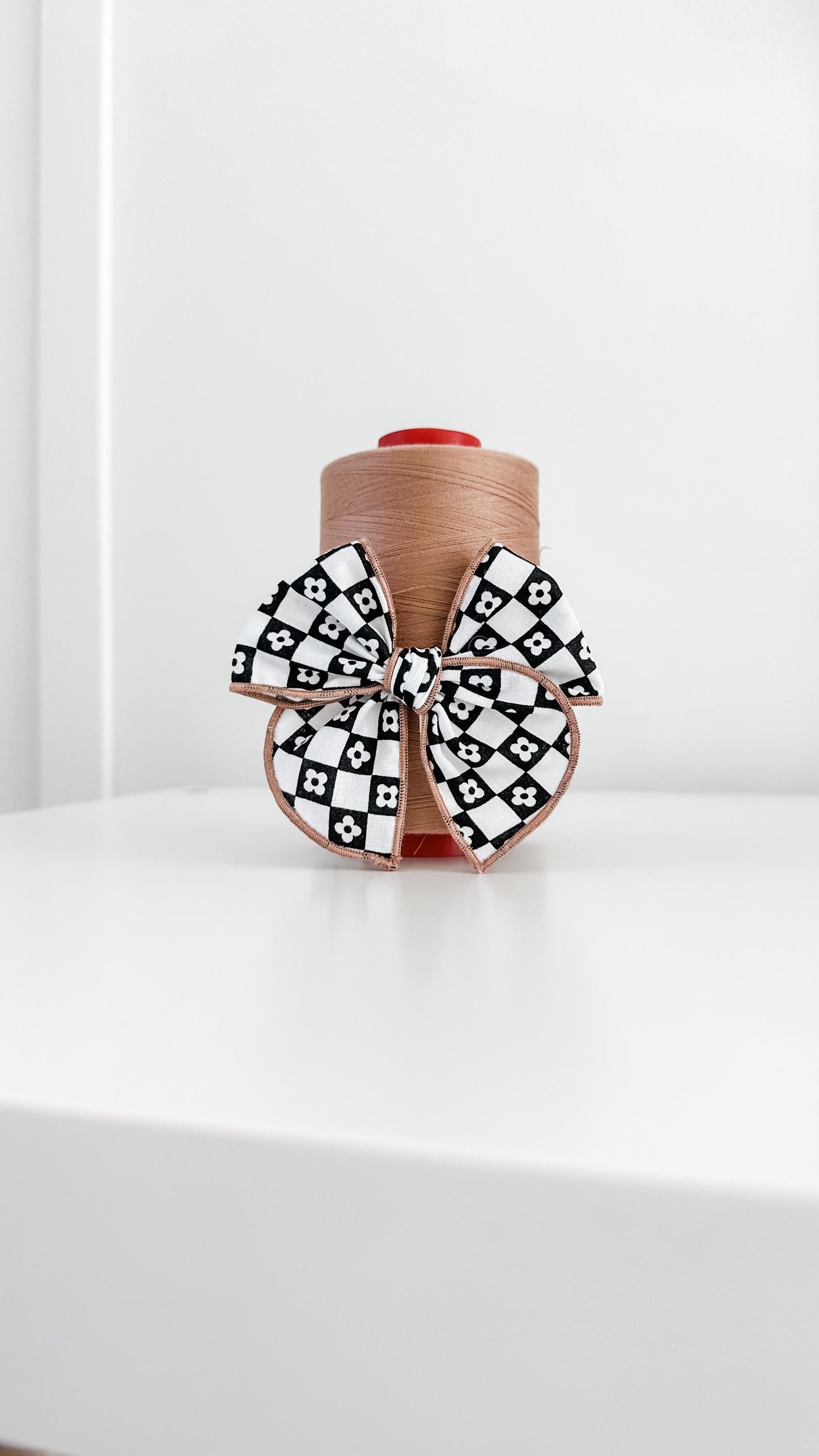 Black and white daisy check fable bow - fall floral fable bow - black white and rose bow - neutral bow - girl bow - dog bow - baby bow