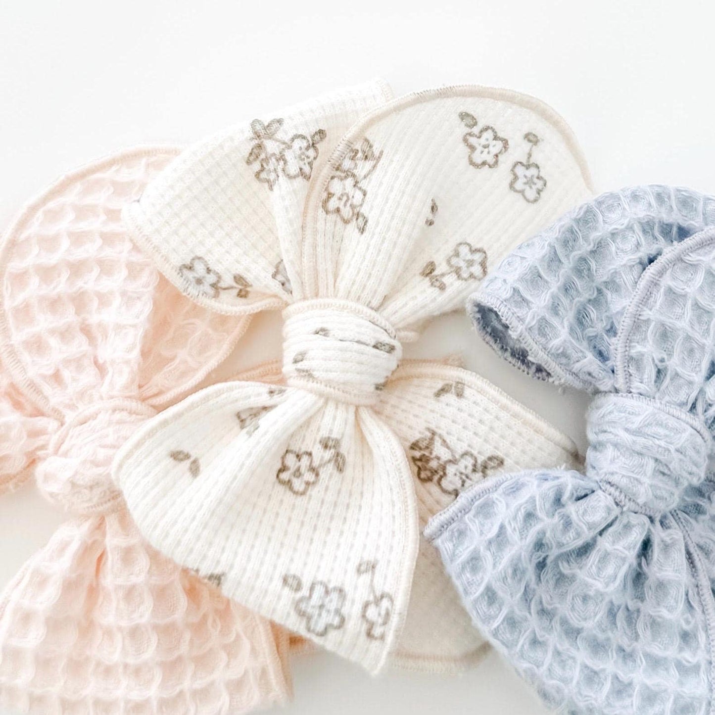 Blue daisy waffle knit floral fable bow - spring bow - delicate floral bow - summer bow - spring bow - girl bow - dog bow - baby bow