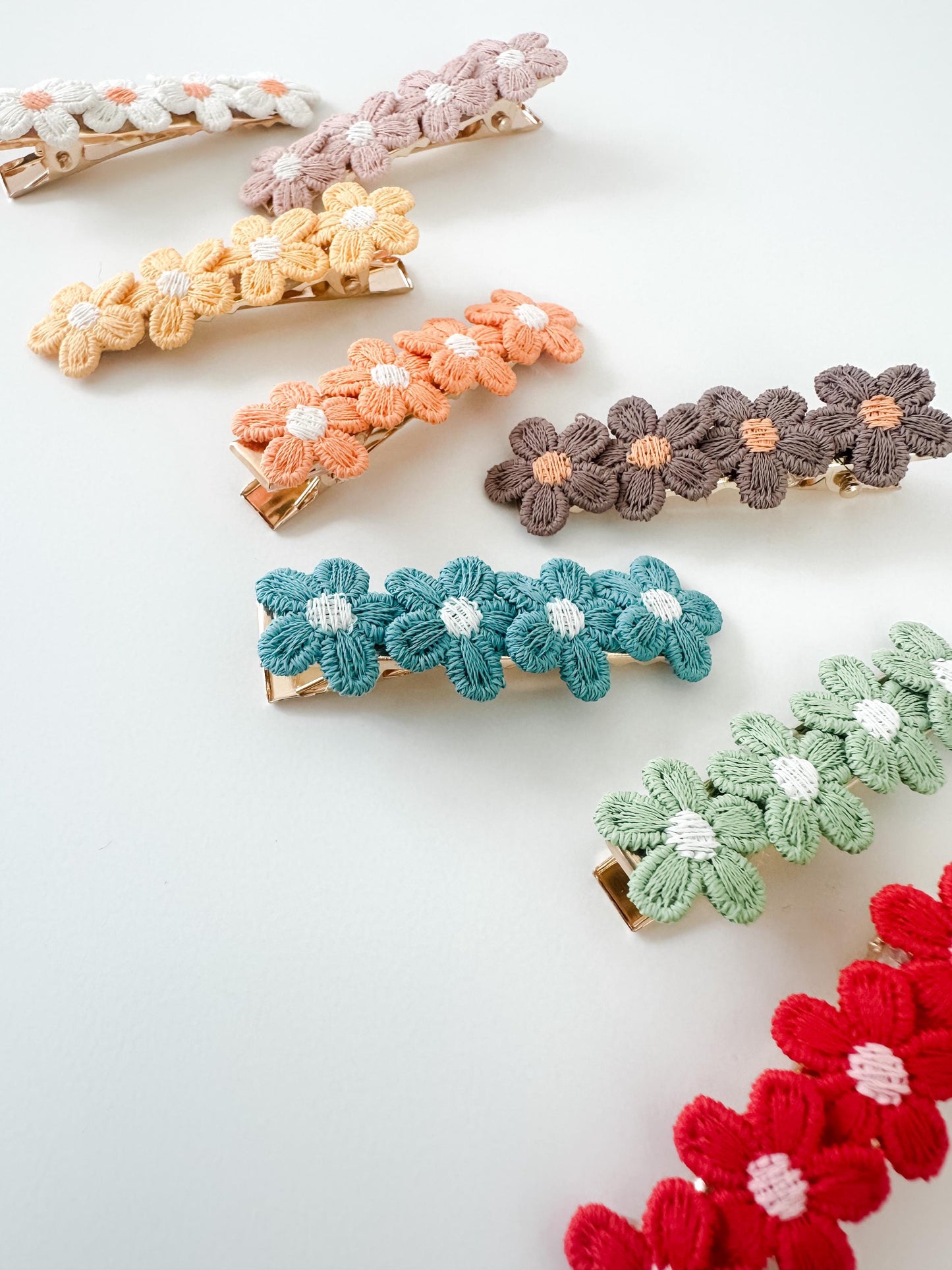 Retro daisy floral hair clips - flower clips - trendy hair clip - clips for toddler - baby hair clips - floral hair clips