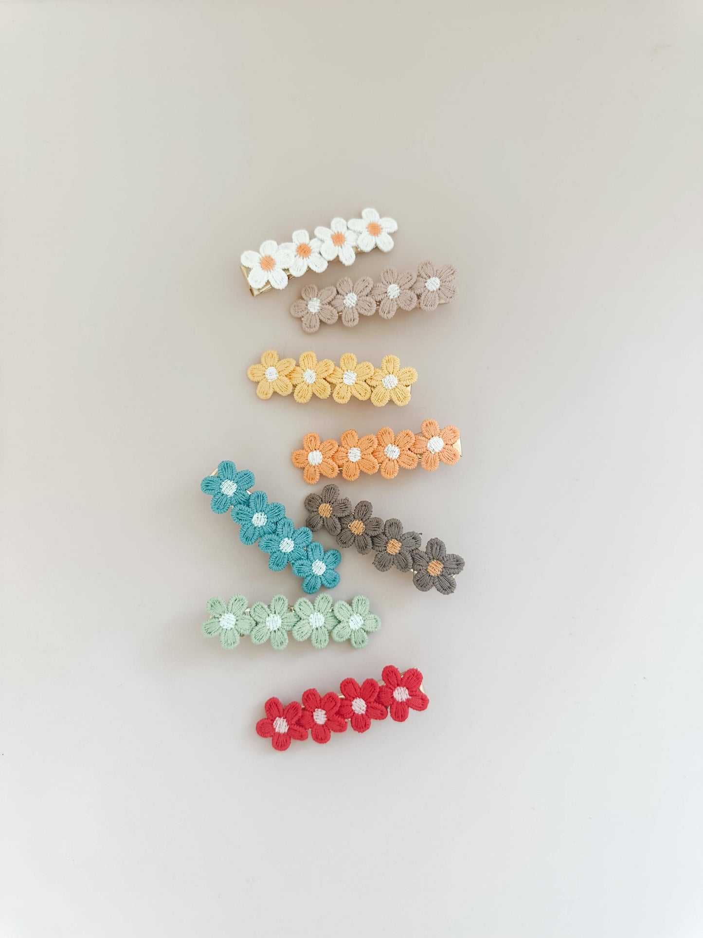 Retro daisy floral hair clips - flower clips - trendy hair clip - clips for toddler - baby hair clips - floral hair clips