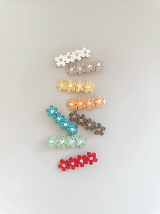 Retro daisy floral hair clips - flower clips - trendy hair clip - clips for toddler - baby hair clips - floral hair clips