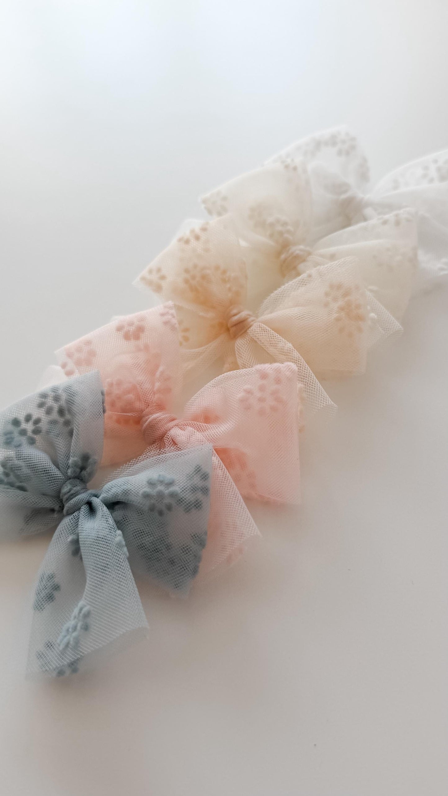 Daisy tulle spring bows - spring solids - daisy bow - neutral bows - tulle bow - trendy bow - girl bow - baby bow - dog bow